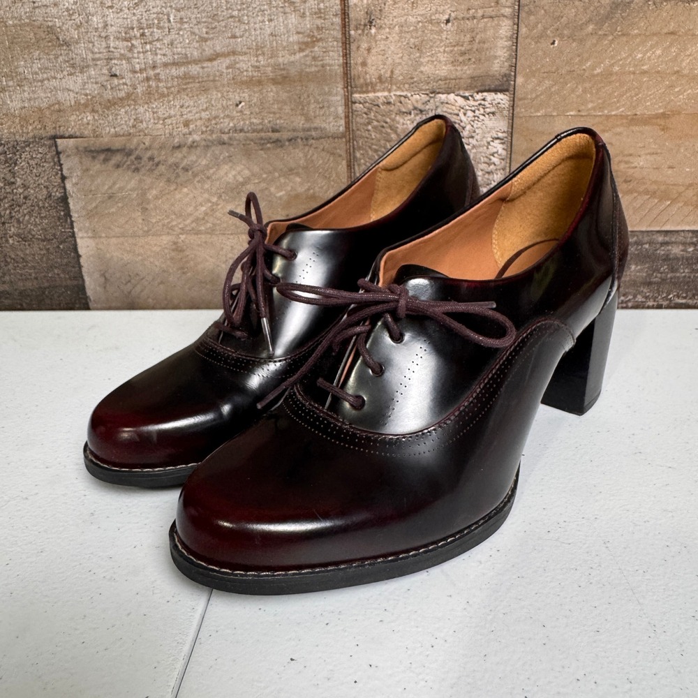 Clarks Artisan Oxford Pumps Womens 7 Burgundy Leather Lace Up Dark Academia Shoe
